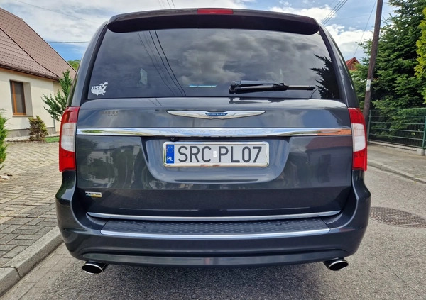 Chrysler Town &amp; Country cena 45999 przebieg: 198315, rok produkcji 2012 z Racibórz małe 172